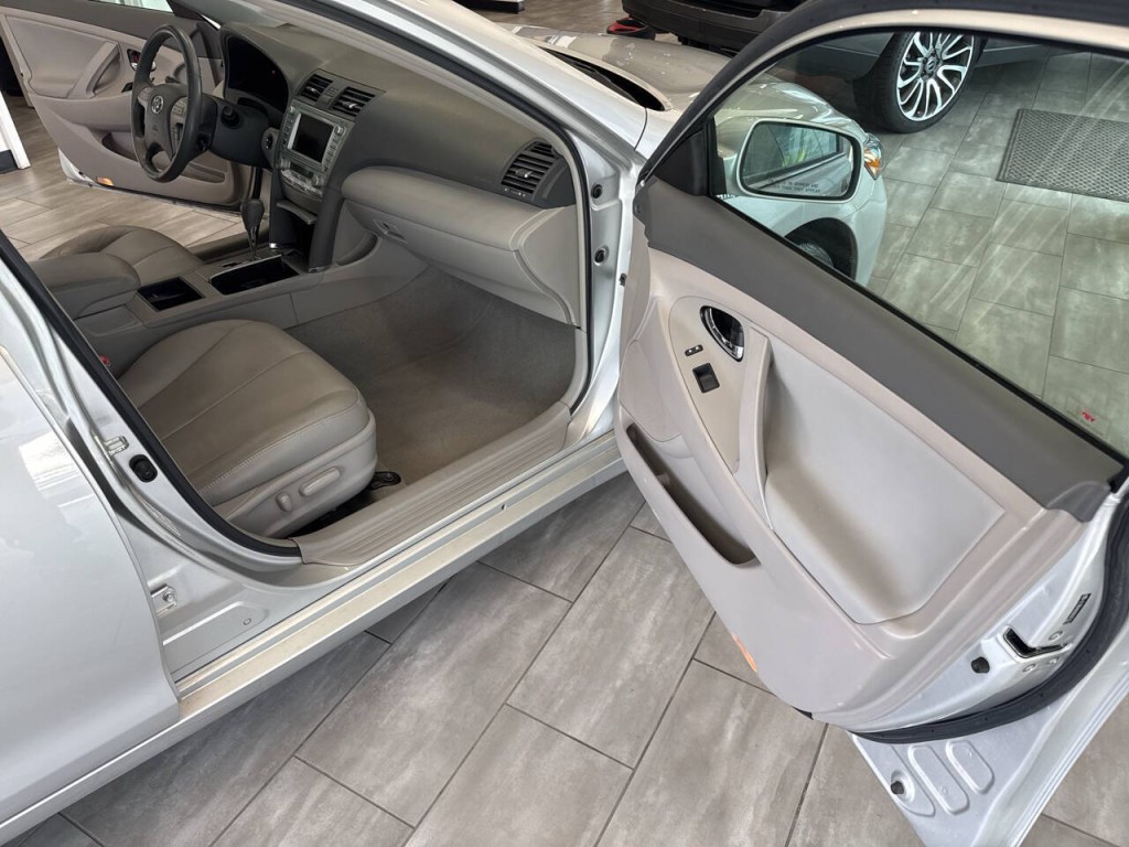 2009 Toyota Camry Image 24