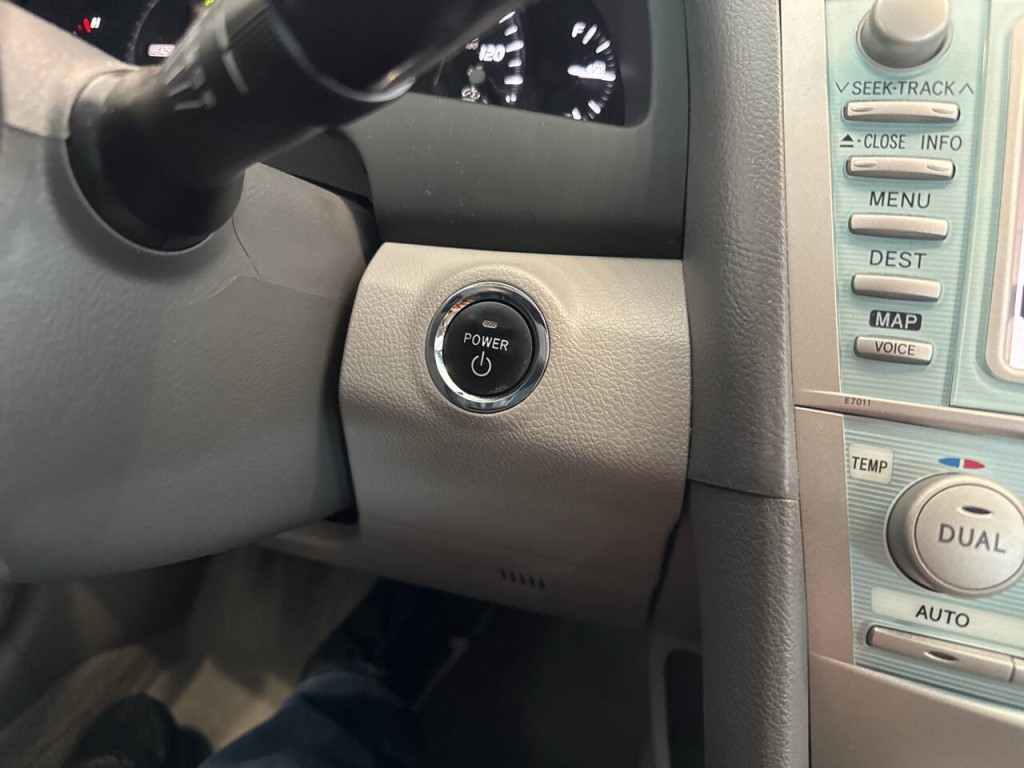 2009 Toyota Camry Image 32