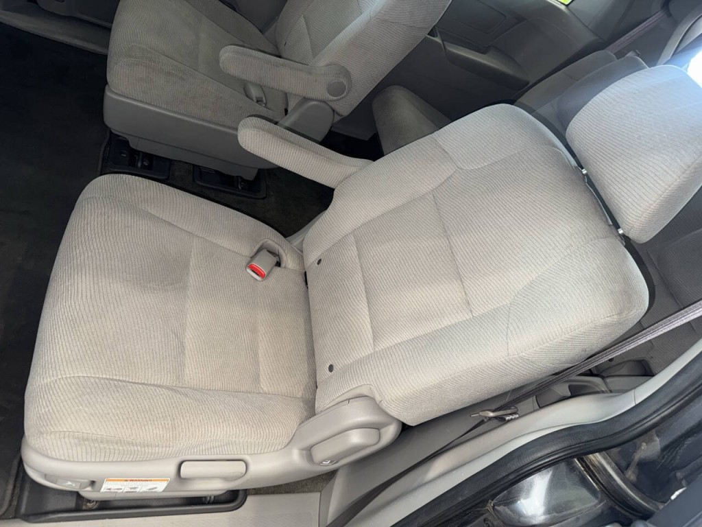 2013 Honda Odyssey Image 21