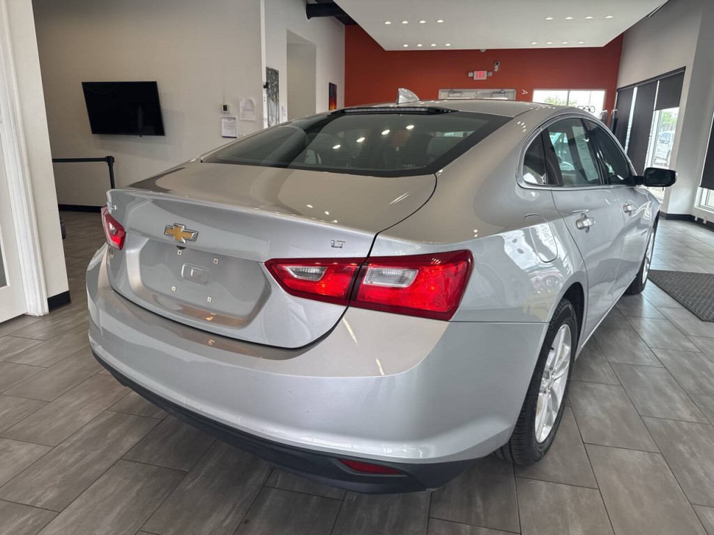 2018 Chevrolet Malibu Image 17