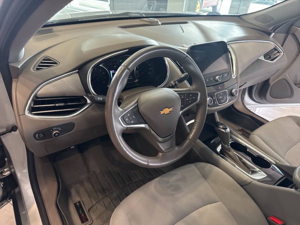 2018 Chevrolet Malibu Image 24