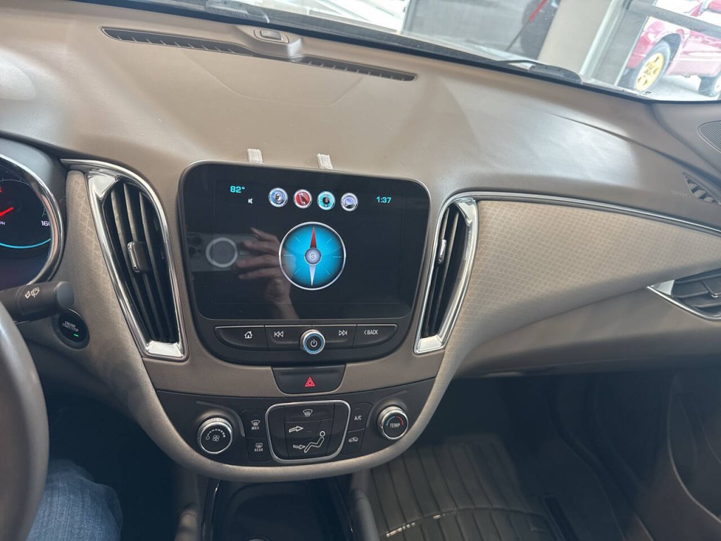 2018 Chevrolet Malibu Image 35