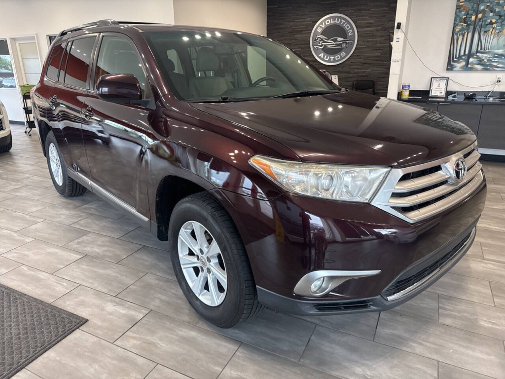 2011 Toyota Highlander Image 2