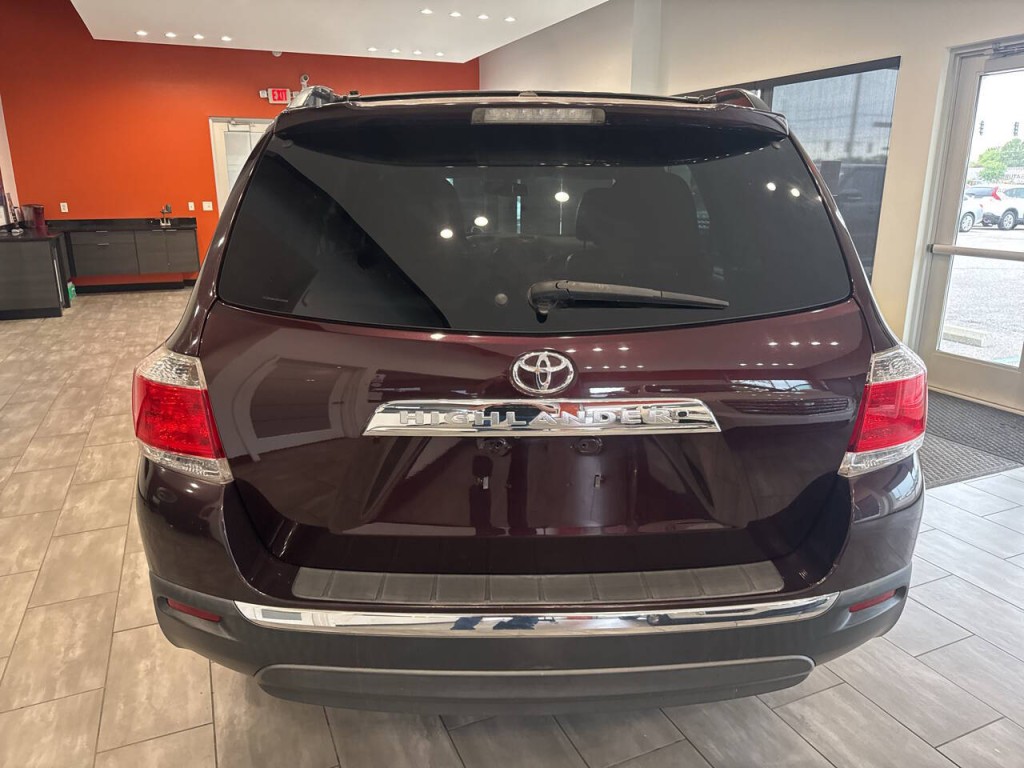 2011 Toyota Highlander Image 14