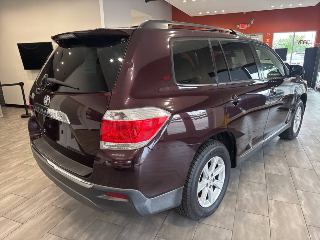 2011 Toyota Highlander Image 15