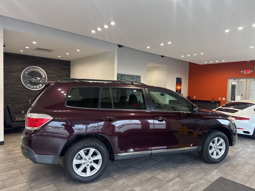 2011 Toyota Highlander Image 16