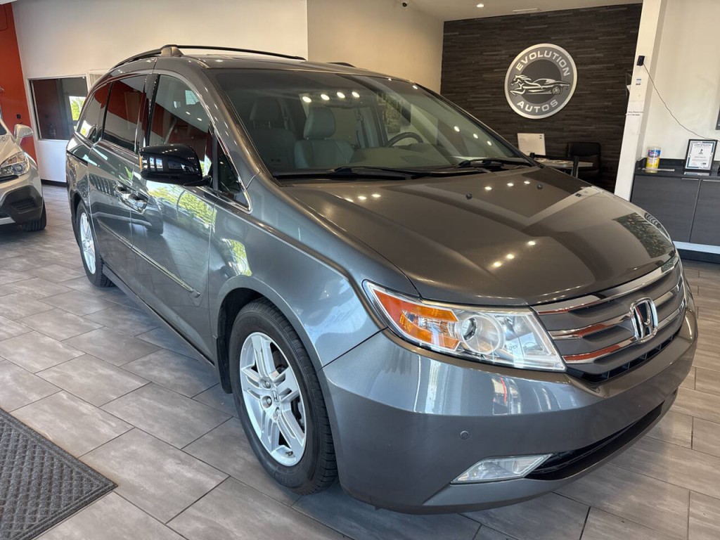 2012 Honda Odyssey Image 2