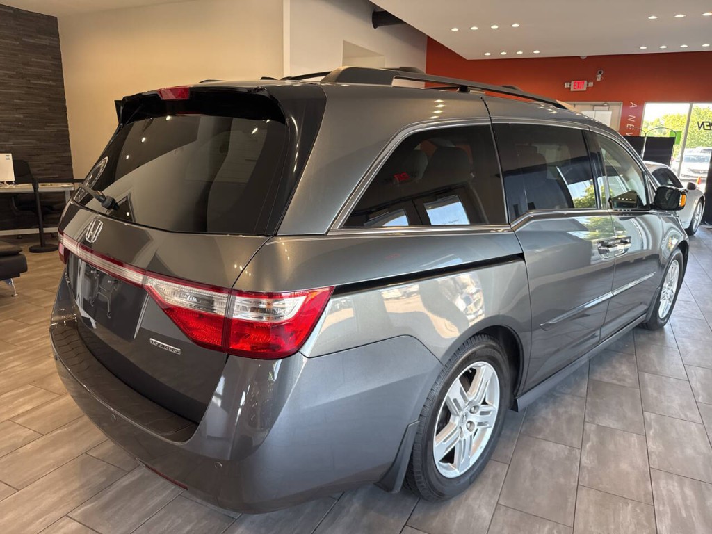 2012 Honda Odyssey Image 10