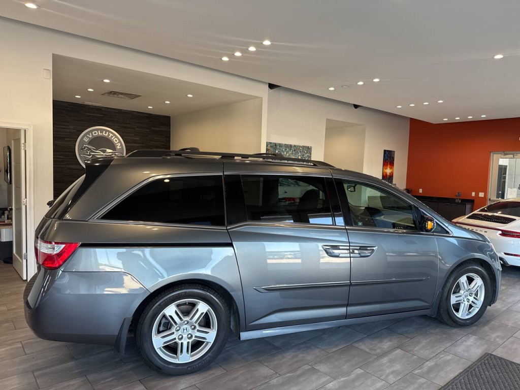 2012 Honda Odyssey Image 11