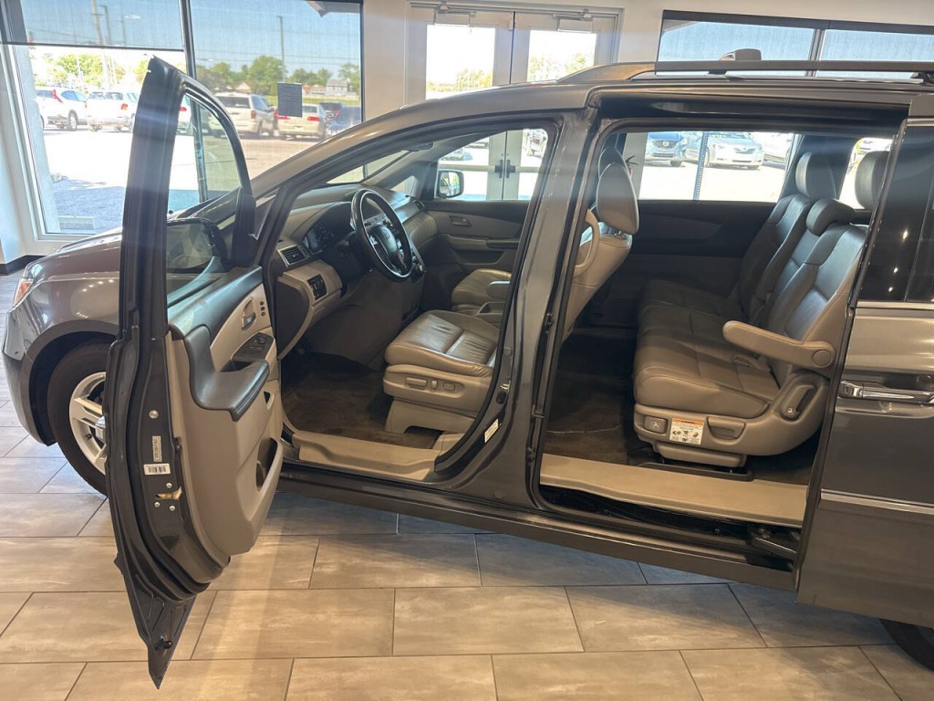 2012 Honda Odyssey Image 15
