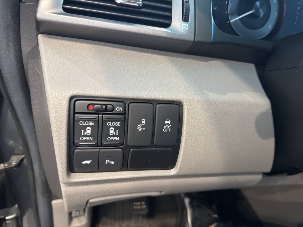 2012 Honda Odyssey Image 30