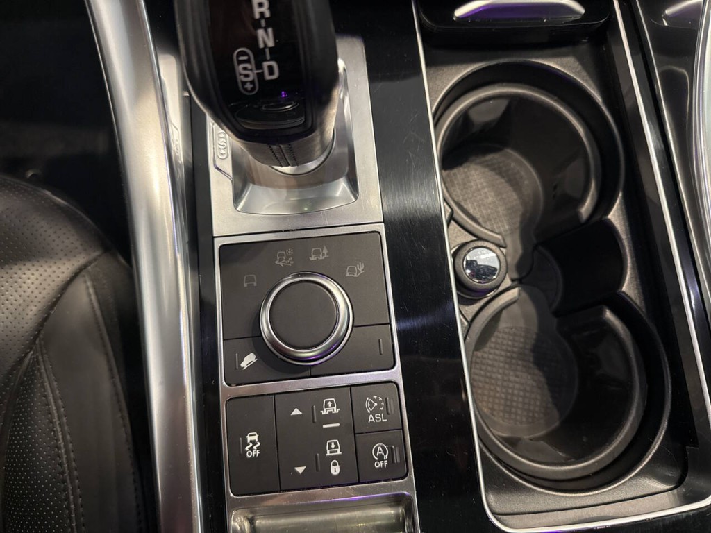 2016 Land Rover Range Rover Sport Image 32