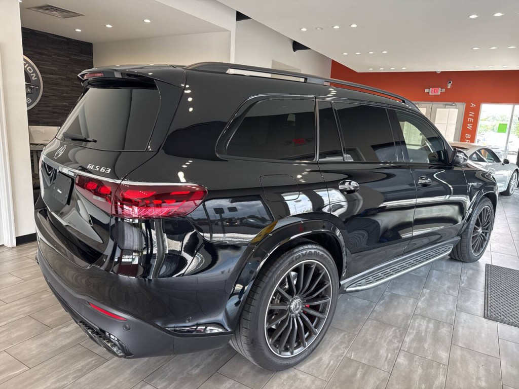 2025 Mercedes-Benz GLS-Class Image 23
