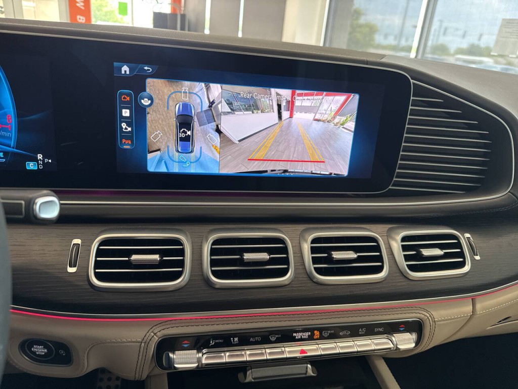 2025 Mercedes-Benz GLS-Class Image 36