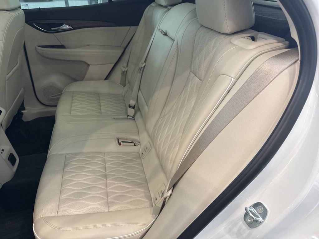 2023 Buick Envision Image 37