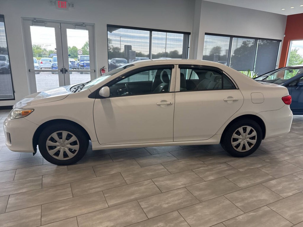 2012 Toyota Corolla Image 4