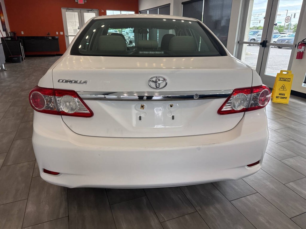 2012 Toyota Corolla Image 6