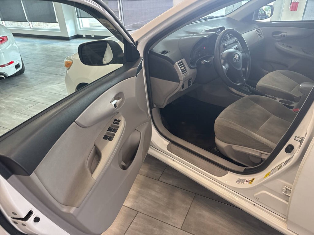 2012 Toyota Corolla Image 11