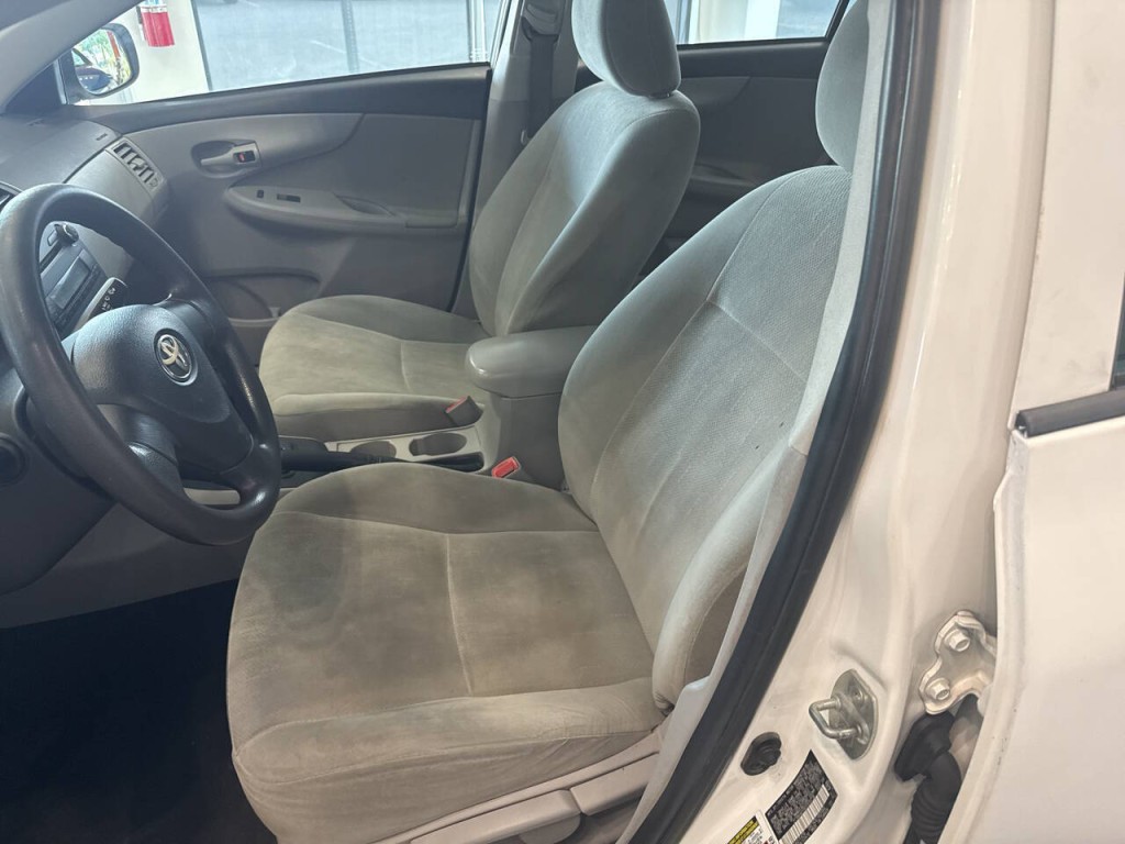 2012 Toyota Corolla Image 13