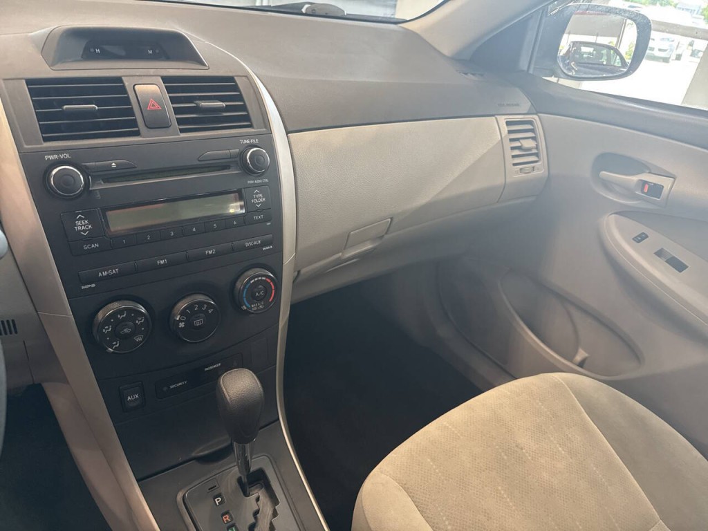 2012 Toyota Corolla Image 16