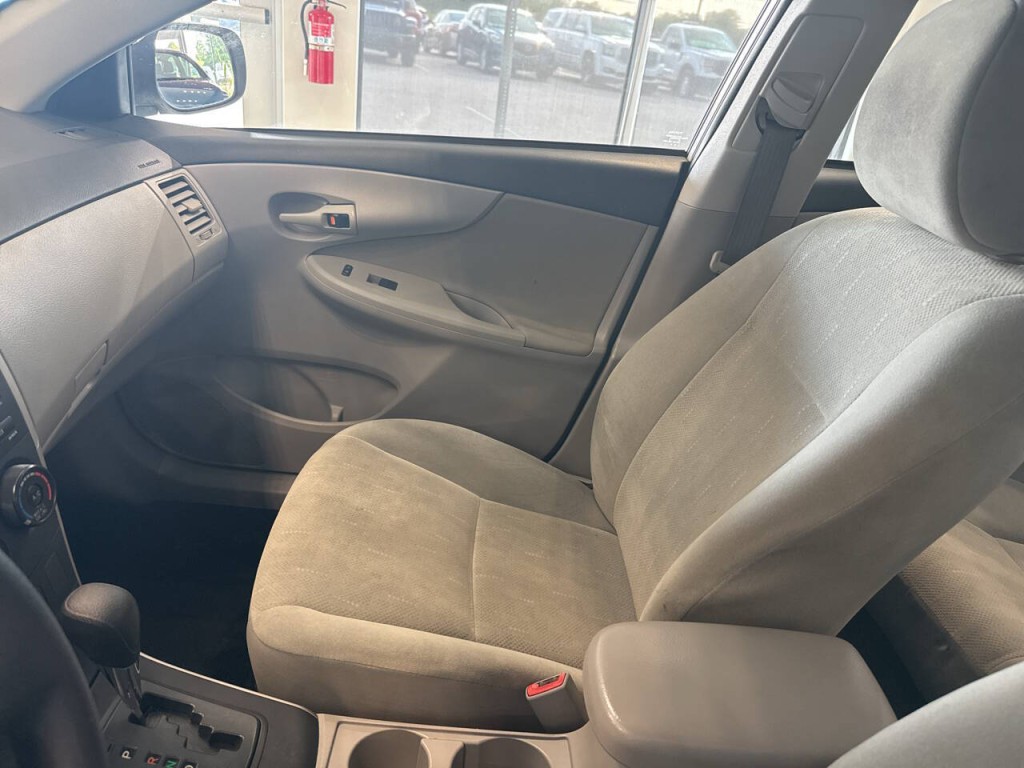 2012 Toyota Corolla Image 18
