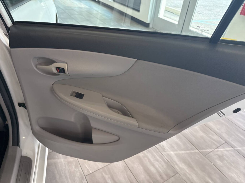 2012 Toyota Corolla Image 26