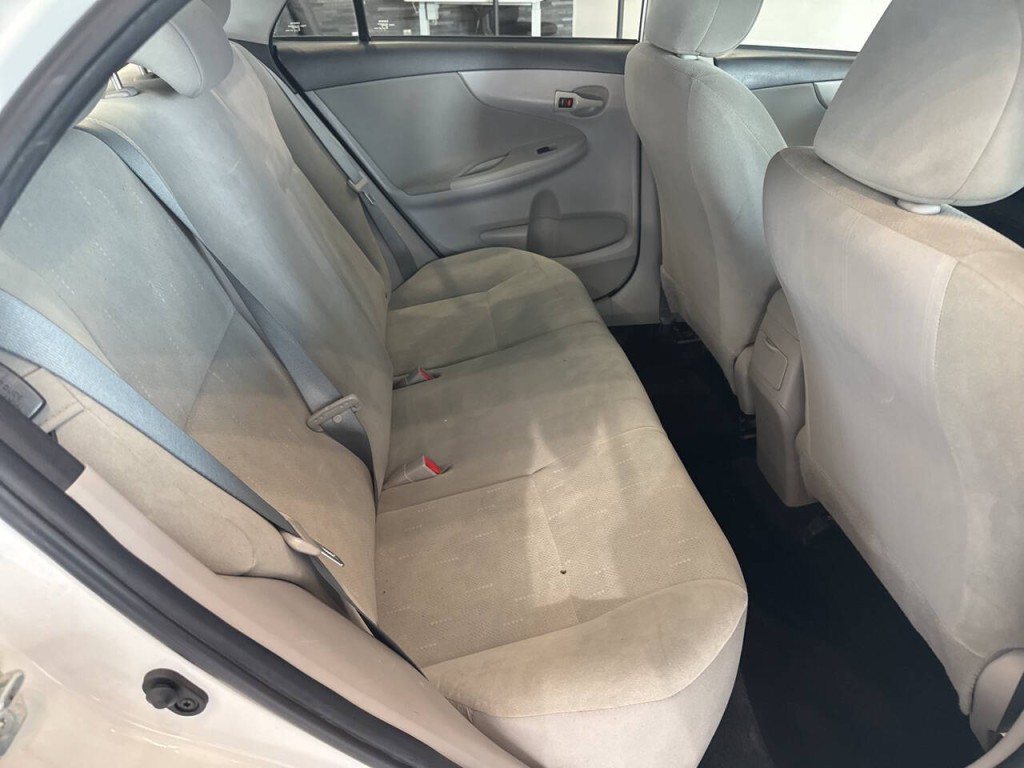 2012 Toyota Corolla Image 27