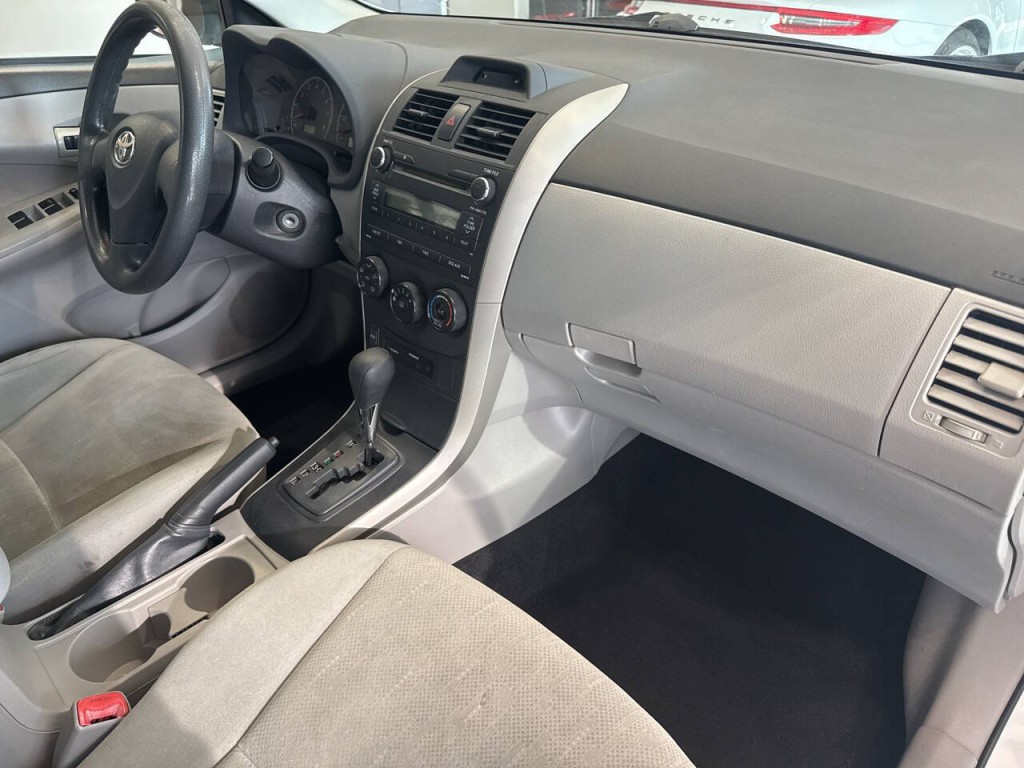 2012 Toyota Corolla Image 31