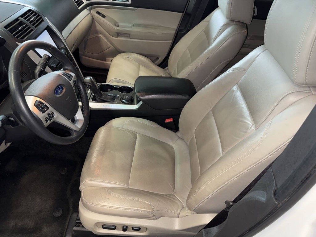 2015 Ford Explorer Image 16