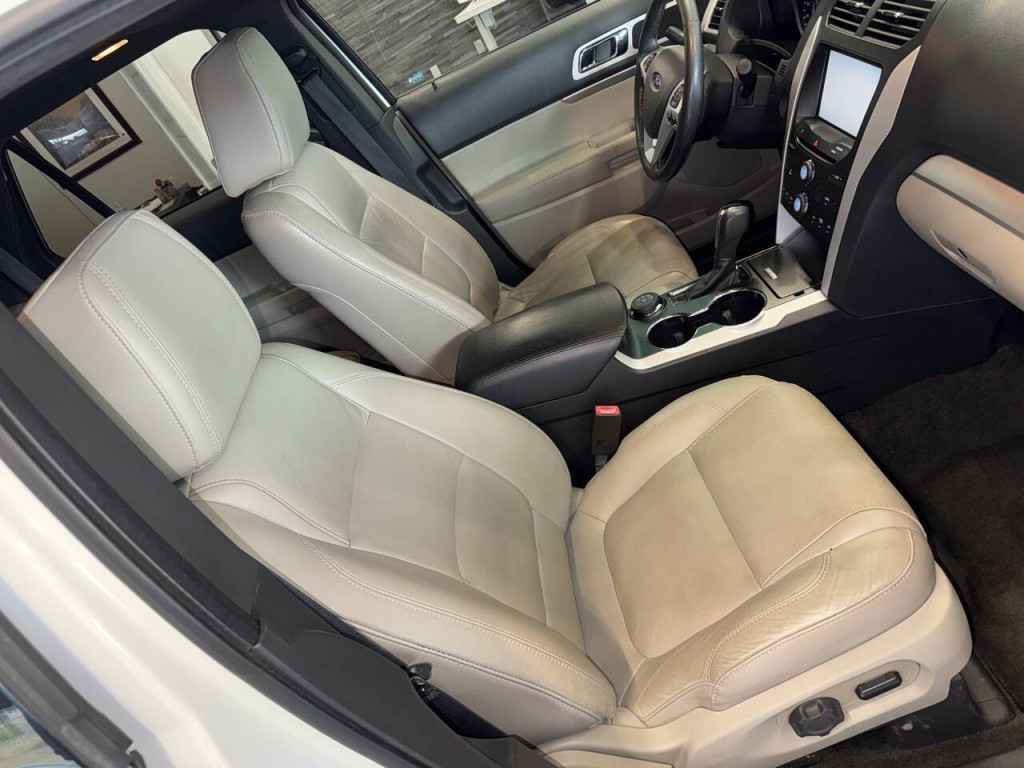 2015 Ford Explorer Image 26