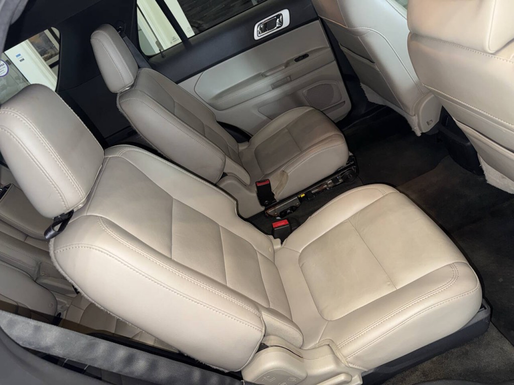 2015 Ford Explorer Image 28
