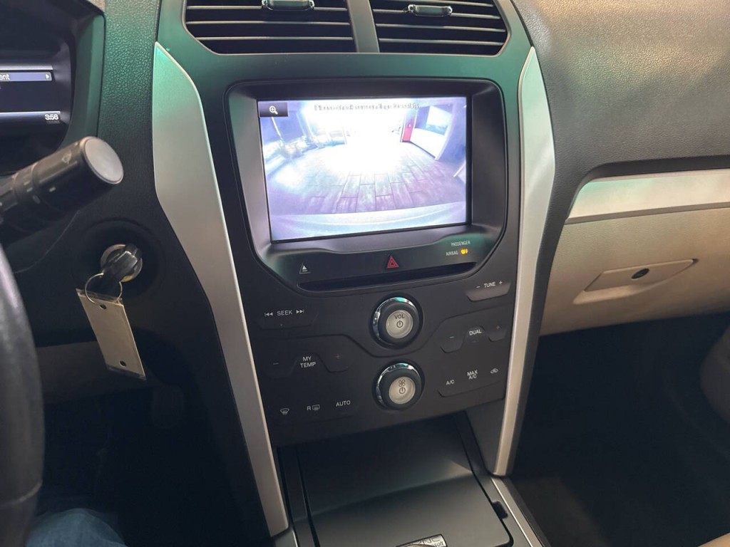 2015 Ford Explorer Image 29
