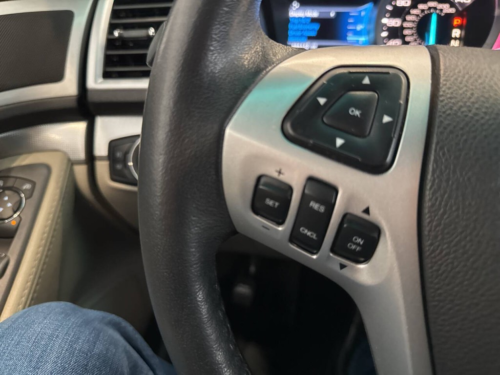 2015 Ford Explorer Image 32