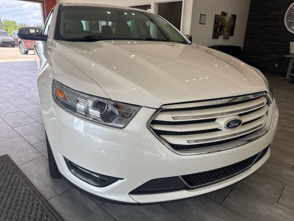 2013 Ford Taurus Image 2