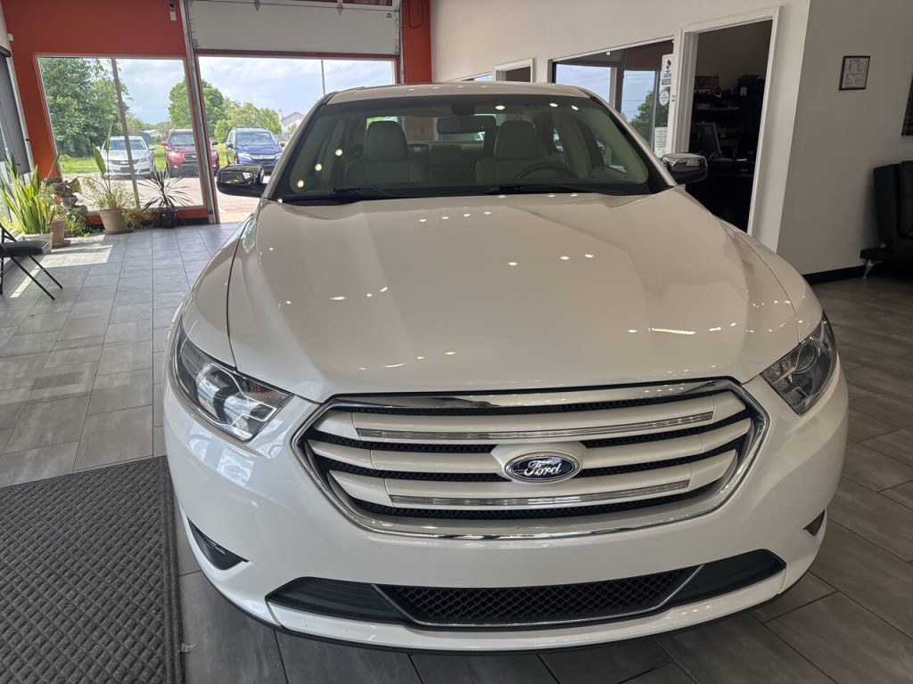2013 Ford Taurus Image 8