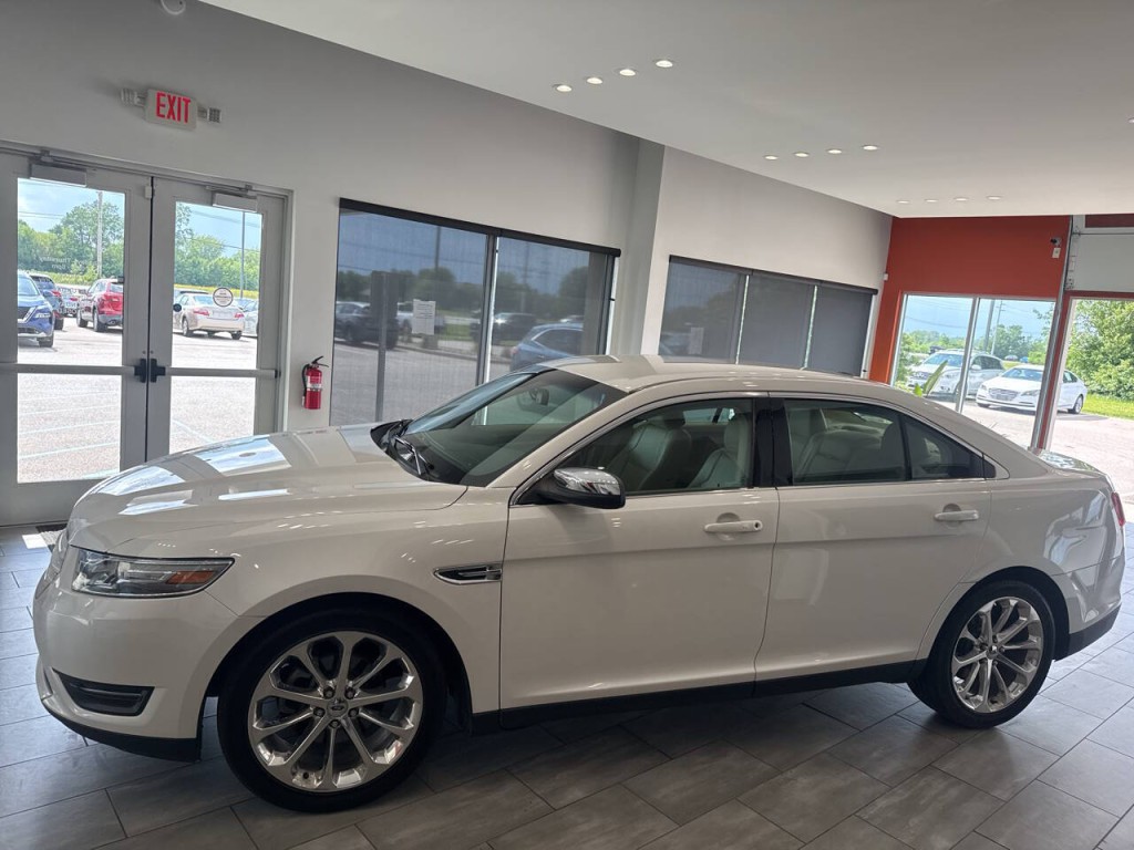2013 Ford Taurus Image 12