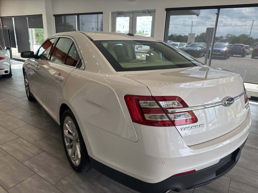 2013 Ford Taurus Image 13