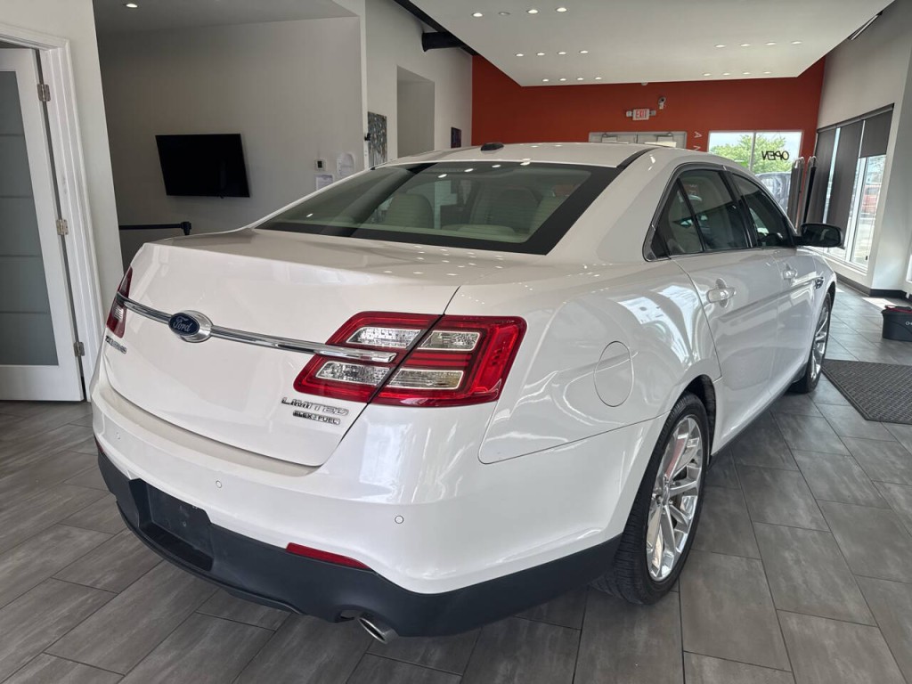 2013 Ford Taurus Image 15