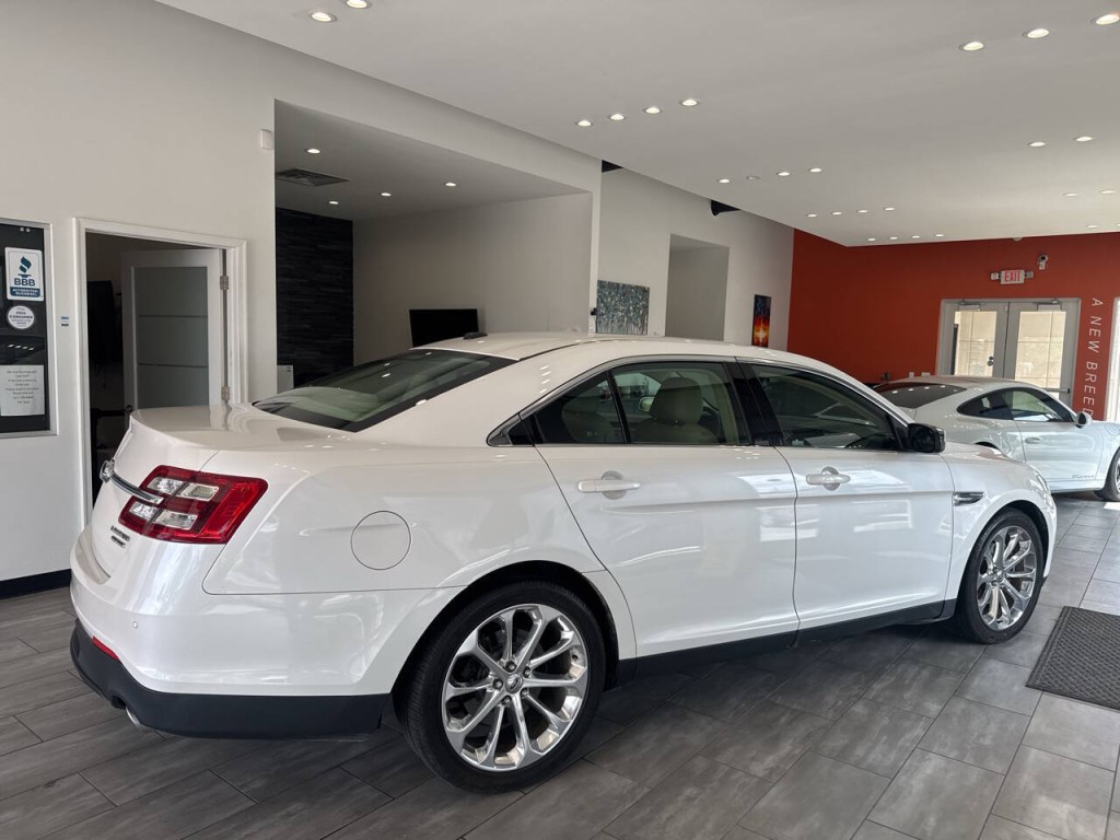 2013 Ford Taurus Image 16