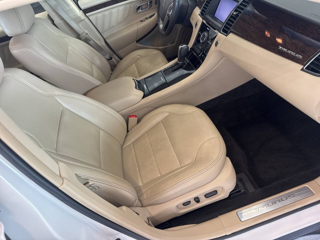 2013 Ford Taurus Image 19