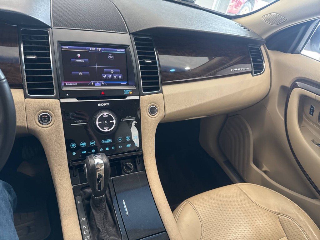 2013 Ford Taurus Image 30