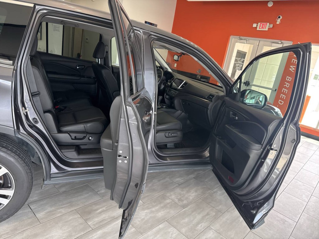 2018 Honda Pilot Image 17