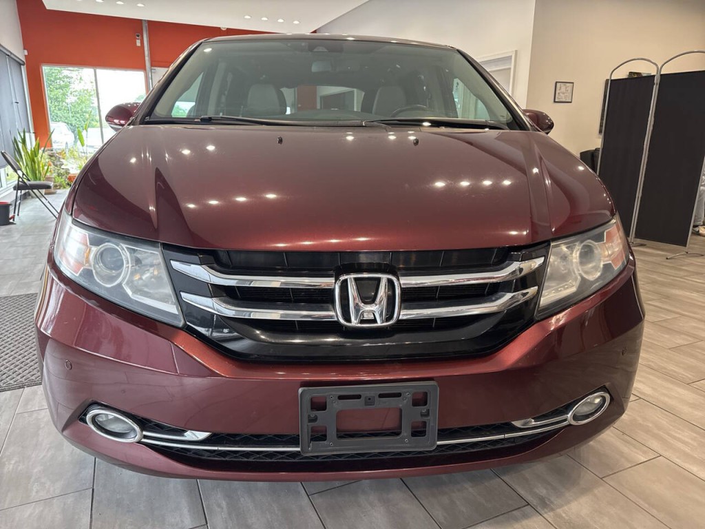 2016 Honda Odyssey Image 2