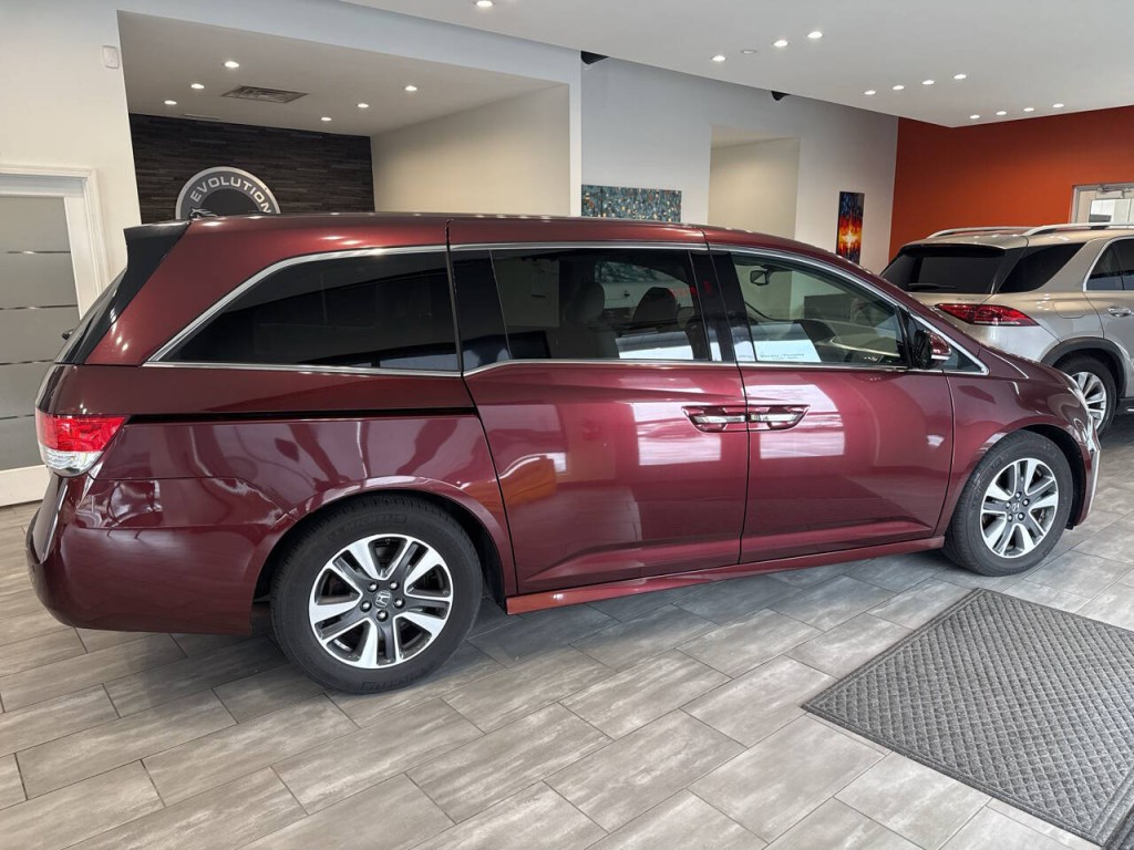 2016 Honda Odyssey Image 8