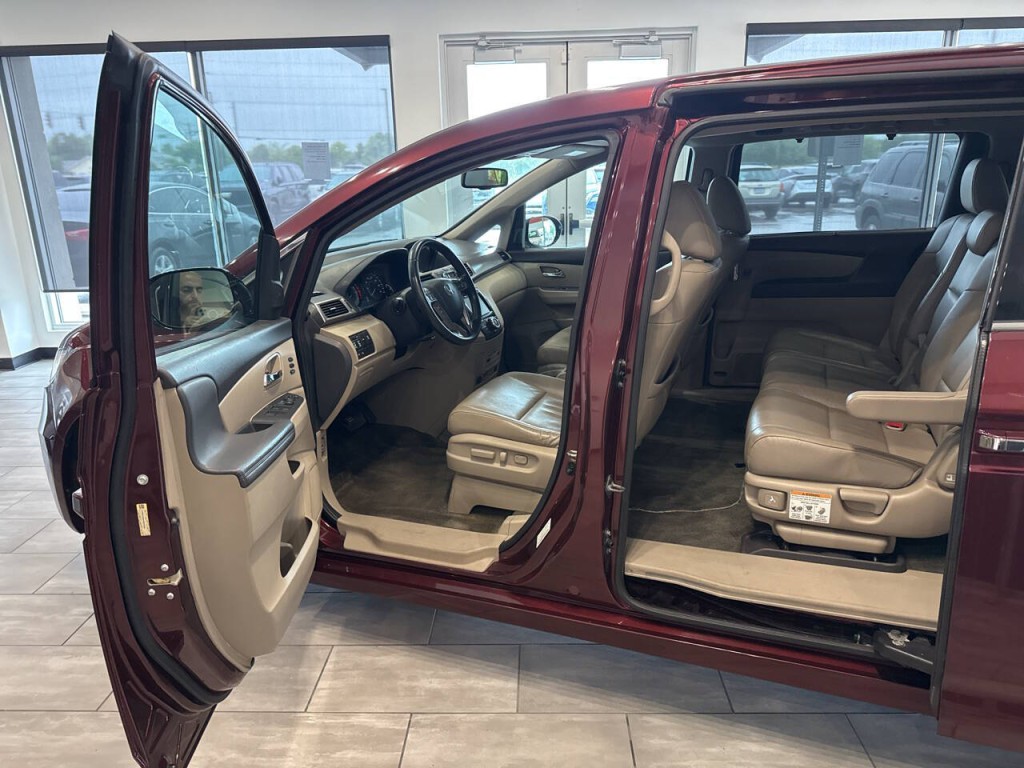 2016 Honda Odyssey Image 12