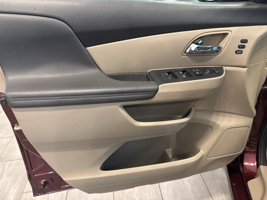 2016 Honda Odyssey Image 14