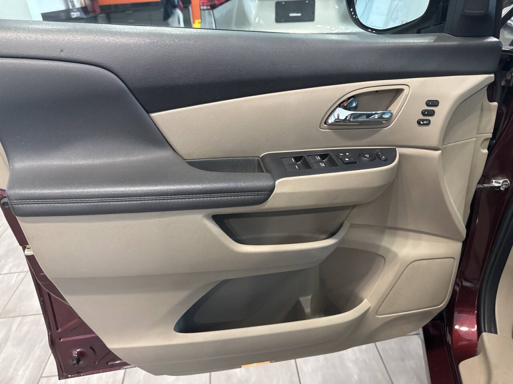 2016 Honda Odyssey Image 17