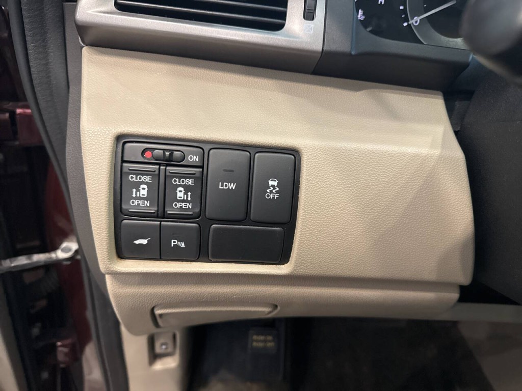 2016 Honda Odyssey Image 20