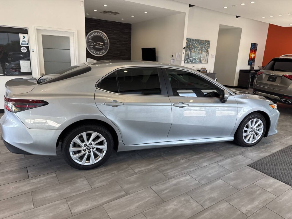 2023 Toyota Camry Image 10