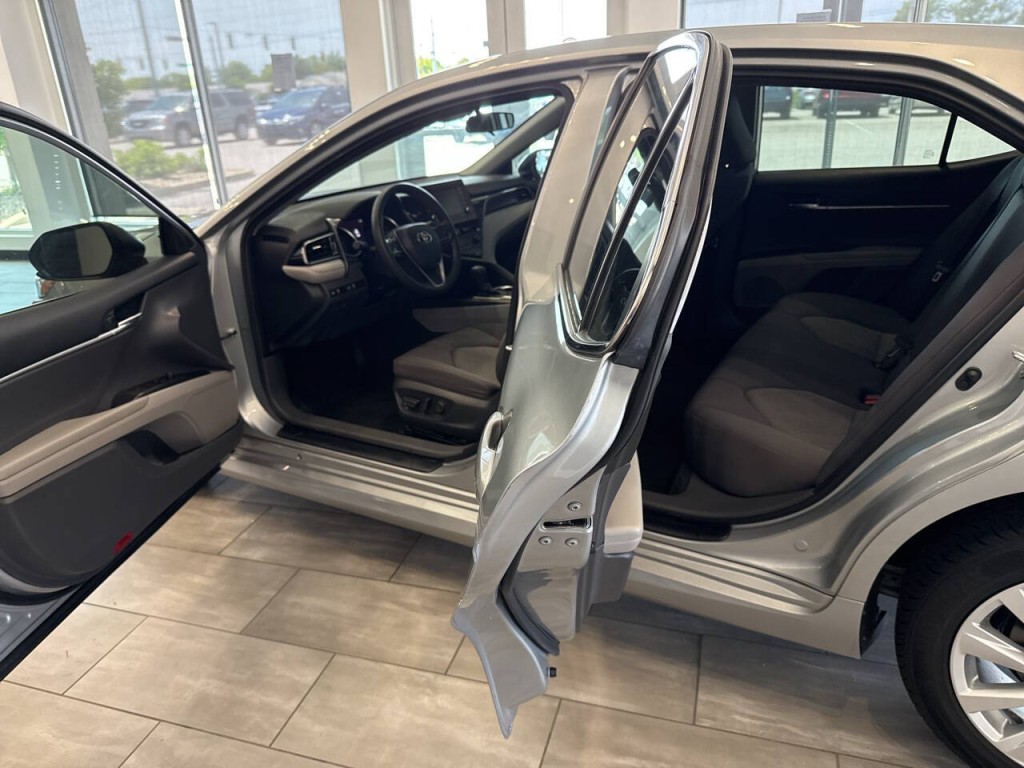 2023 Toyota Camry Image 14